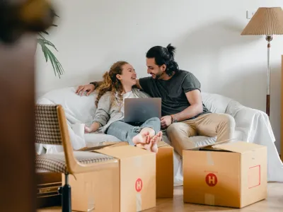 Jong koppel dat net verhuist is Jong koppel dat net verhuist is