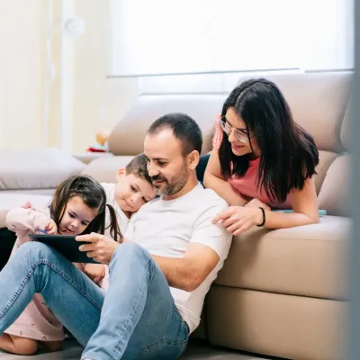 familie in de zetel  familie in de zetel